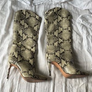 Schutz Maryana natural snake 9.6